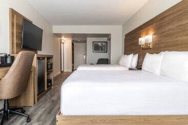 Atrium Hotel Vancouver