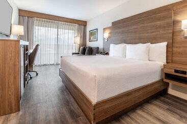 Atrium Hotel Vancouver