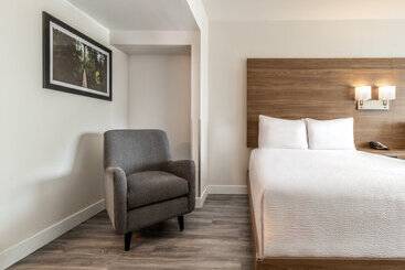 Atrium Hotel Vancouver