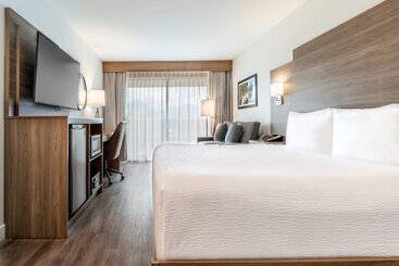 Atrium Hotel Vancouver