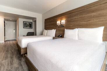 Atrium Hotel Vancouver