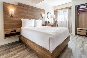 Atrium Hotel Vancouver