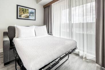 Atrium Hotel Vancouver