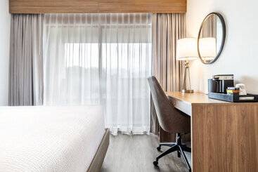Atrium Hotel Vancouver