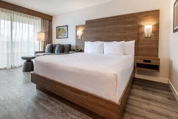 Atrium Hotel Vancouver