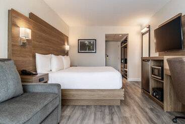 Atrium Hotel Vancouver