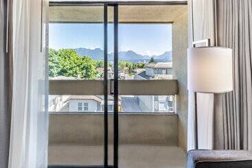Atrium Hotel Vancouver