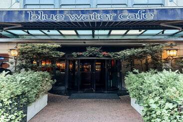 Atrium Hotel Vancouver