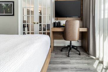 Atrium Hotel Vancouver