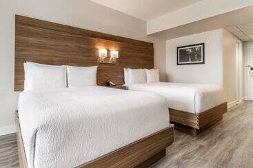 Atrium Hotel Vancouver