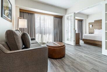 Atrium Hotel Vancouver