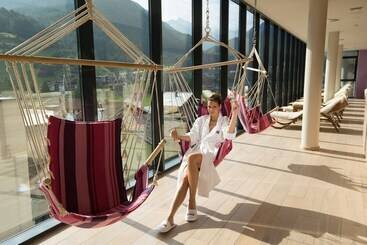 هتل Bergland Design  Und Wellness