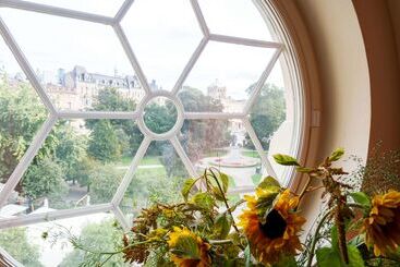 Berns, Historical Boutique Hotel & House Of Entertainment Since 1863