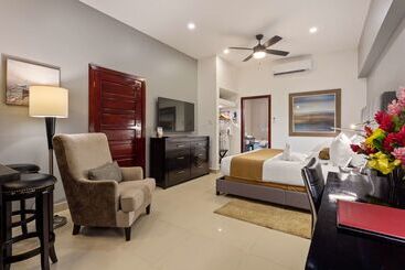 هتل Best Western Plus Belize Biltmore Plaza