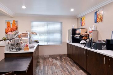 Best Western Airport Plaza Inn Hotel   Los Angeles Lax