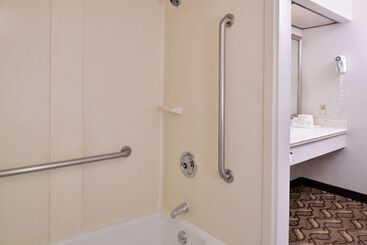 Best Western Airport Plaza Inn Hotel   Los Angeles Lax