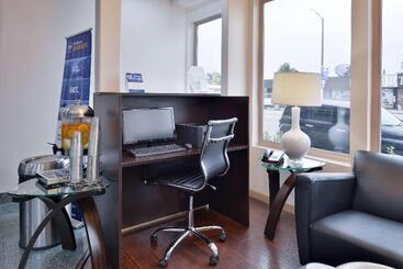Best Western Airport Plaza Inn Hotel   Los Angeles Lax