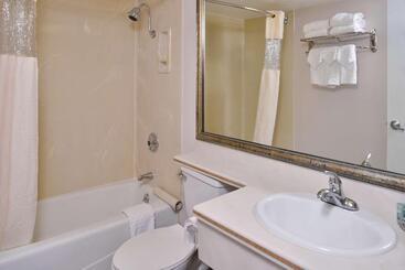 Best Western Airport Plaza Inn Hotel   Los Angeles Lax