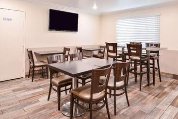 Best Western Airport Plaza Inn Hotel   Los Angeles Lax