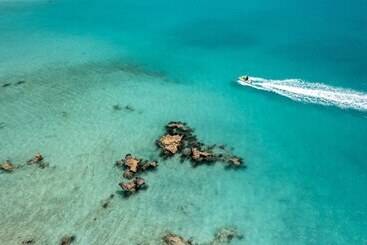 هتل Cambridge Beaches Resort And Spa
