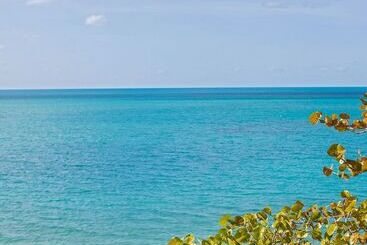 هتل Cambridge Beaches Resort And Spa