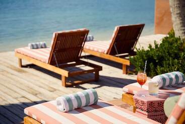 هتل Cambridge Beaches Resort And Spa
