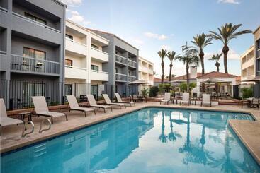 هتل Courtyard By Marriott Phoenix Mesa