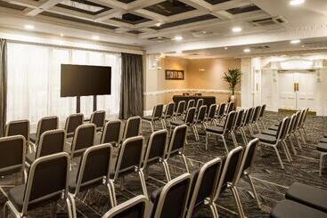 Отель Crowne Plaza Leeds, An Ihg