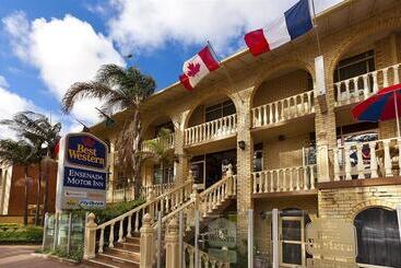 هتل Ensenada Motor Inn And Suites