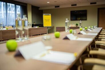هتل Golden Tulip Leiden Centre