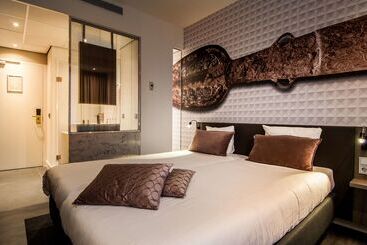 هتل Golden Tulip Leiden Centre