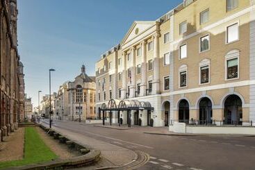 هتل Hilton Cambridge City Centre