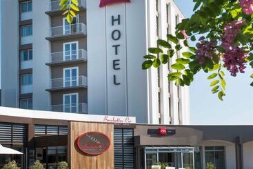 هتل Ibis Cholet