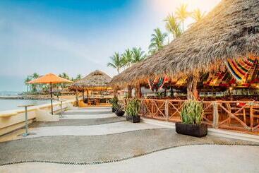 هتل Las Palmas By The Sea All Inclusive