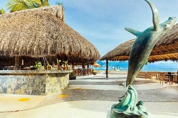 هتل Las Palmas By The Sea All Inclusive