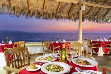 هتل Las Palmas By The Sea All Inclusive