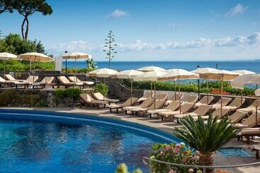 هتل Punta Molino Beach Resort And Thermal Spa