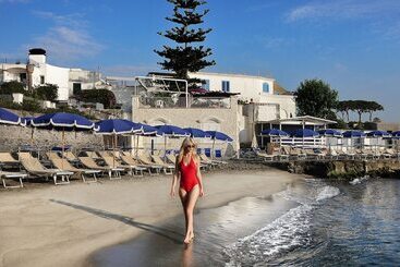 هتل Punta Molino Beach Resort And Thermal Spa