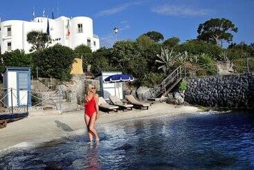 هتل Punta Molino Beach Resort And Thermal Spa