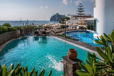 هتل Punta Molino Beach Resort And Thermal Spa