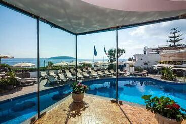 هتل Punta Molino Beach Resort And Thermal Spa