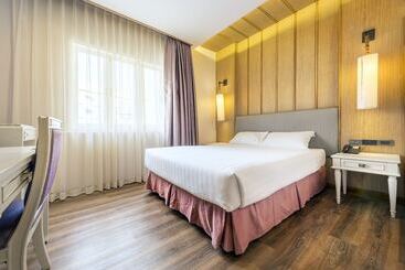 Royal Rattanakosin Hotel Sha Plus