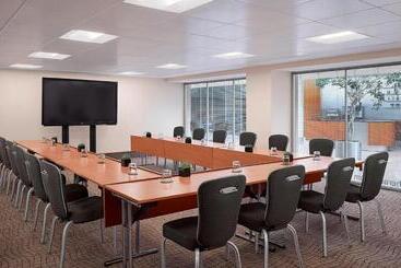هتل Sheraton Heathrow