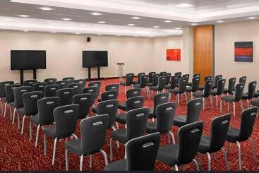 هتل Sheraton Heathrow