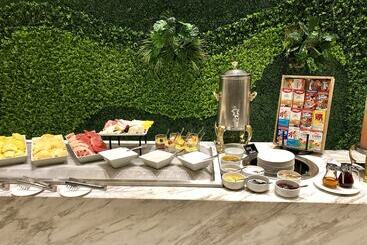 호텔 Wyndham Monterrey Ambassador Centro