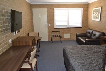בית מלון כפרי Tamworth Motor Inn & Cabins