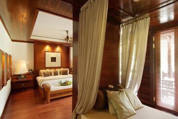 هتل Tanjong Jara Resort
