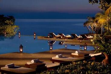 هتل Tanjong Jara Resort