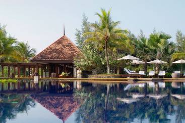 هتل Tanjong Jara Resort