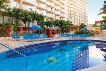 هتل Club Wyndham At Waikiki Beach Walk